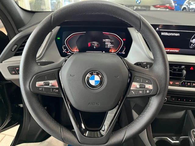 BMW 116 116i 5-deurs Sedan