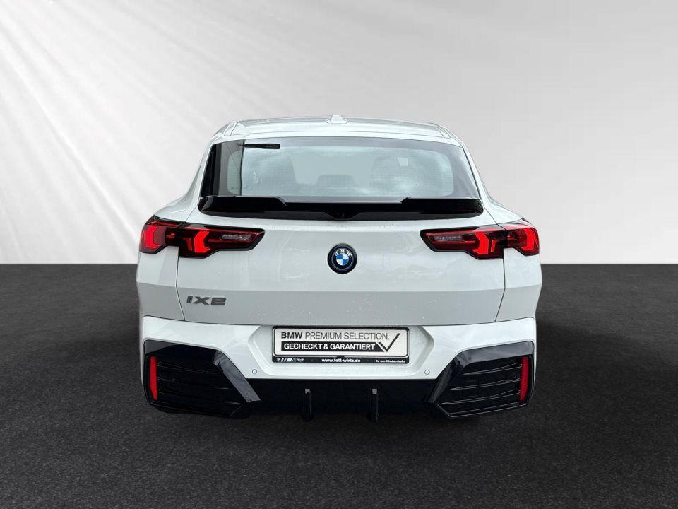 BMW iX2 xDrive30
