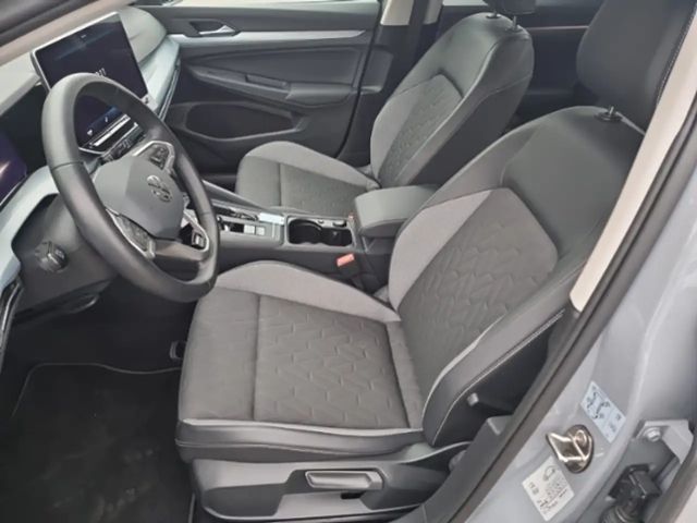 Volkswagen Golf 1.5 eTSI Golf VIII