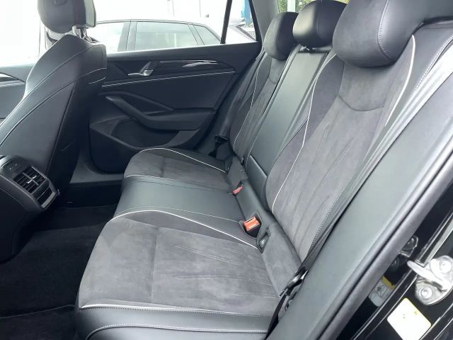 Volkswagen Passat 1.5 eTSI Business Variant