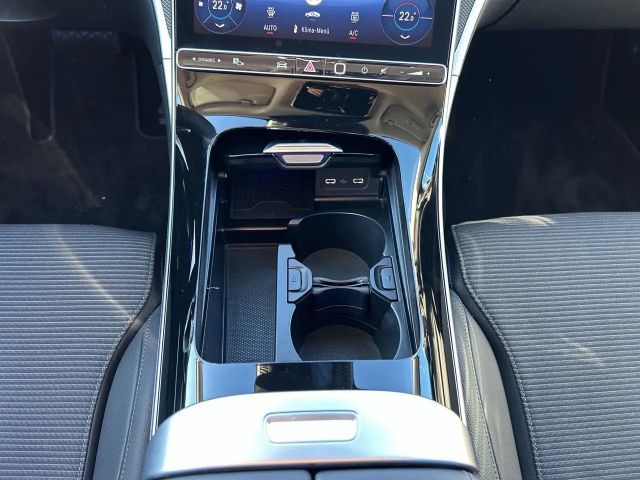 Mercedes-Benz C 200 C 200 d Sedan