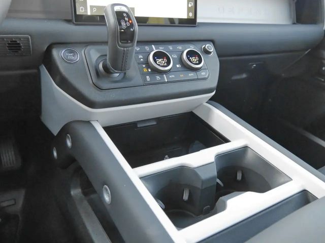 Land Rover Defender 110 Dynamic