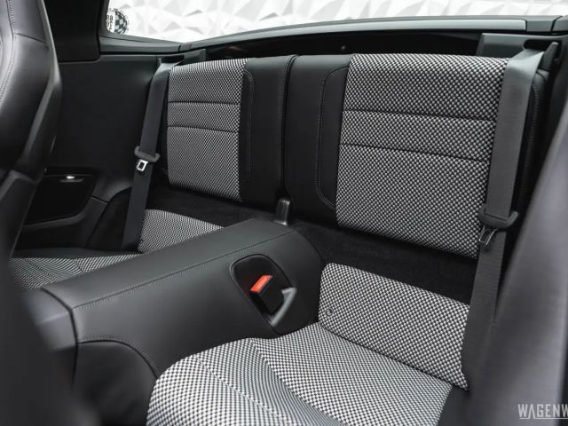 Porsche 992 4 Cabrio GTS Targa