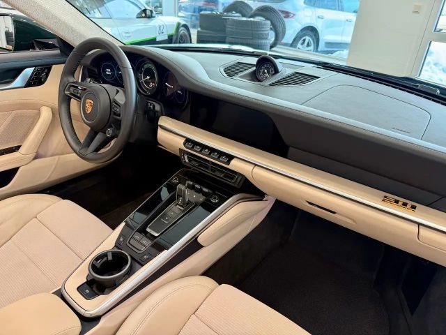 Porsche 992 4S Cabrio Targa