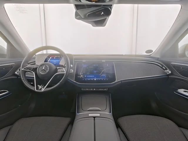 Mercedes-Benz E 220 AVANTGARDE E 220 d Sedan