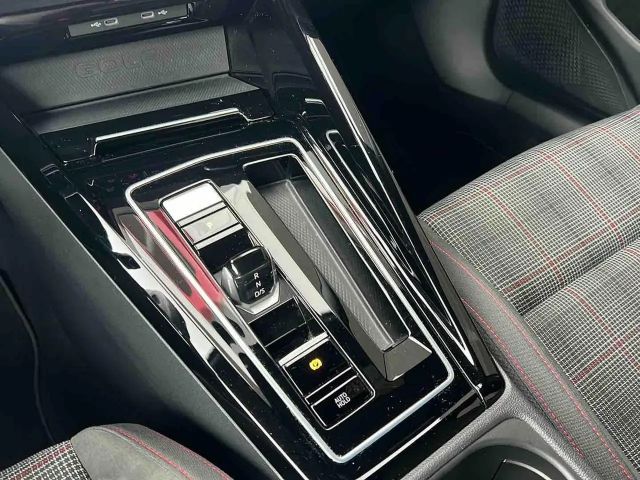 Volkswagen Golf 2.0 TSI DSG GTI