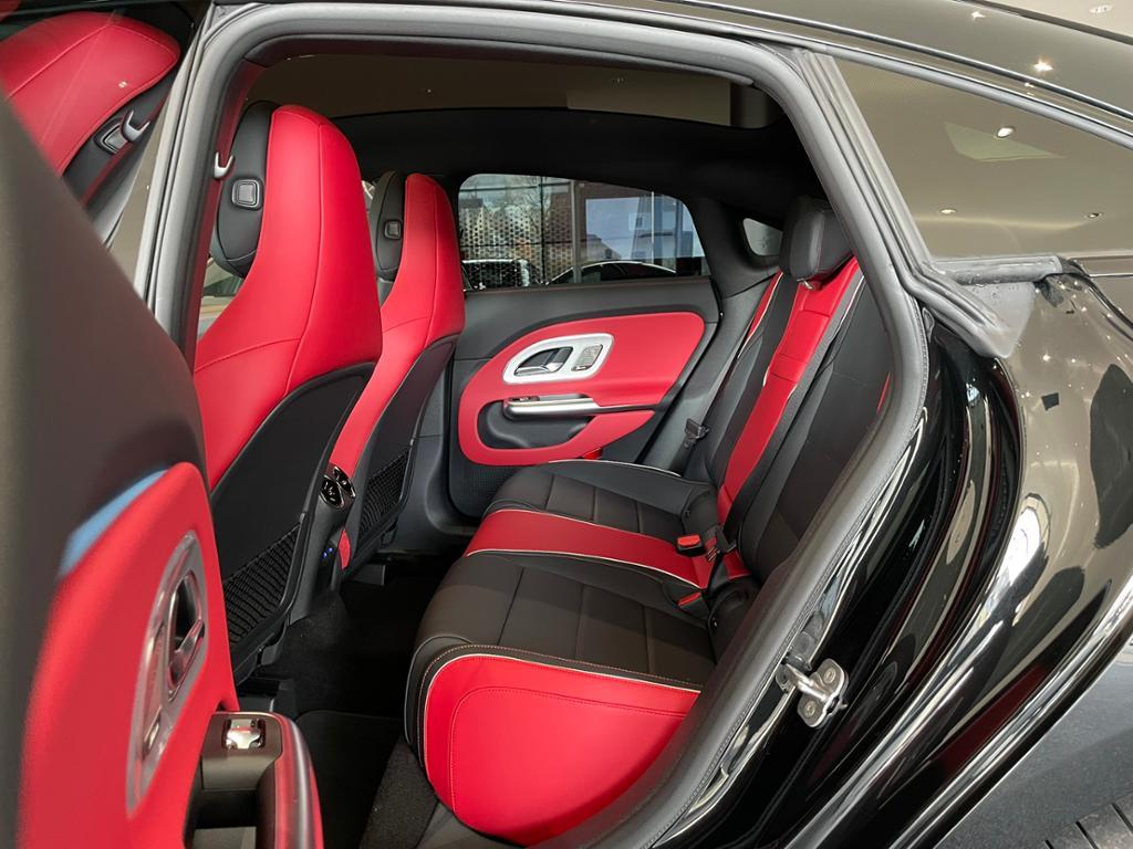 Mercedes-Benz CLA 200 AMG Line