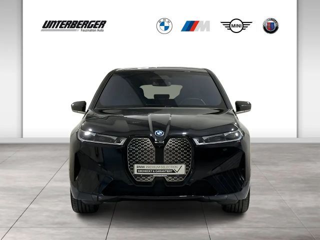 BMW iX xDrive40