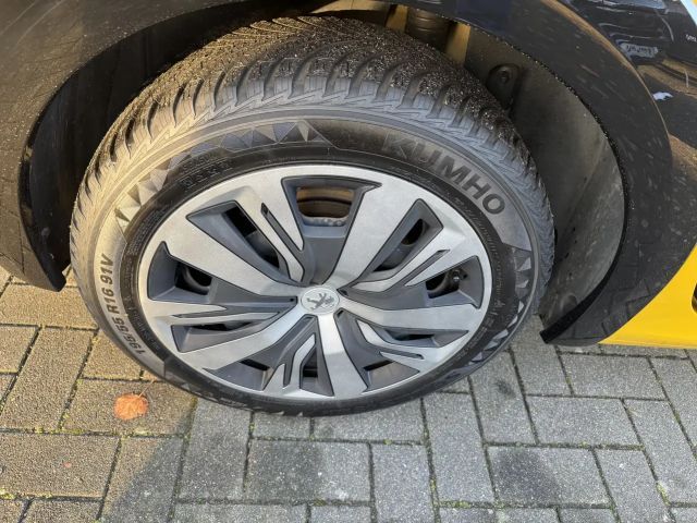 Peugeot E-208 Active Pack