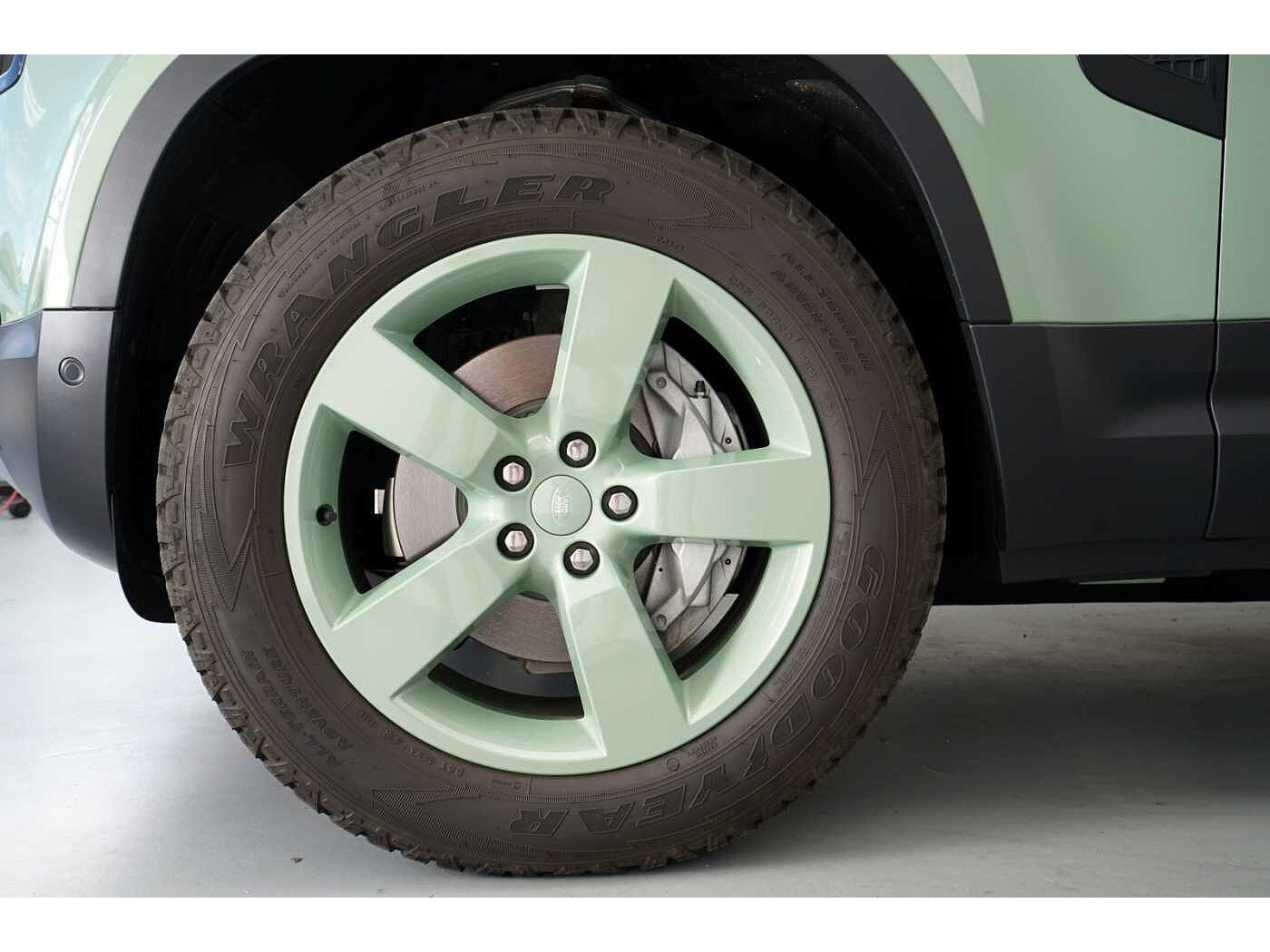 Land Rover Defender 110