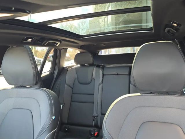 Volvo V60 Cross Country AWD Plus