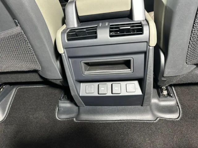 Land Rover Defender 110 P400 SE