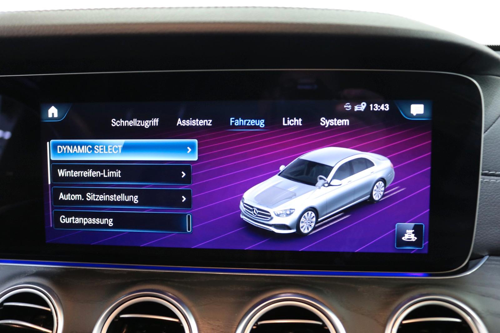 Mercedes-Benz E 300 4MATIC E 300 de Sedan