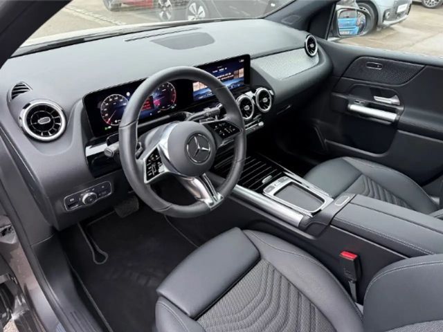 Mercedes-Benz B 180 Progressive Sedan