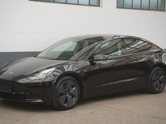 Tesla Model 3 Standard Range
