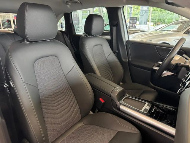 Mercedes-Benz B 220 B 220 d Progressive