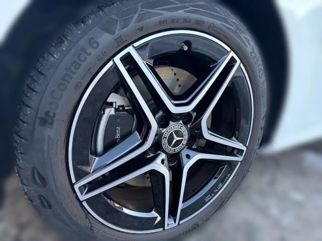 Mercedes-Benz A 250 A 250 e AMG Line