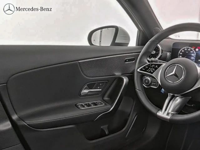 Mercedes-Benz A 200 Hatchback Progressive