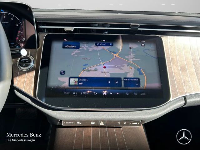 Mercedes-Benz E 200 EXCLUSIVE Sedan