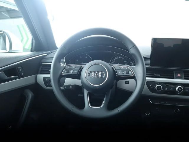 Audi A4 30 TDI Avant S-Line