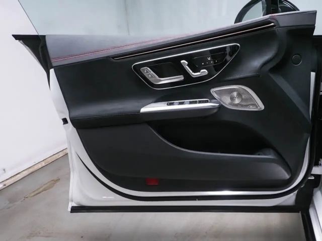 Mercedes-Benz EQE 300 AMG Line Sedan