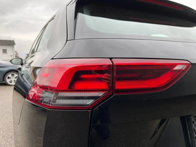 Volkswagen Golf Life Variant