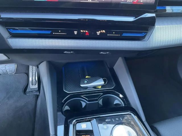 BMW 520 520i M-Sport Sedan