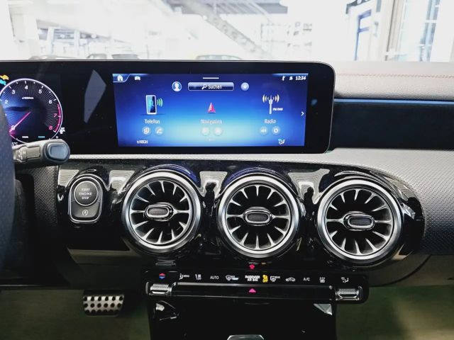 Mercedes-Benz CLA 250 AMG Line