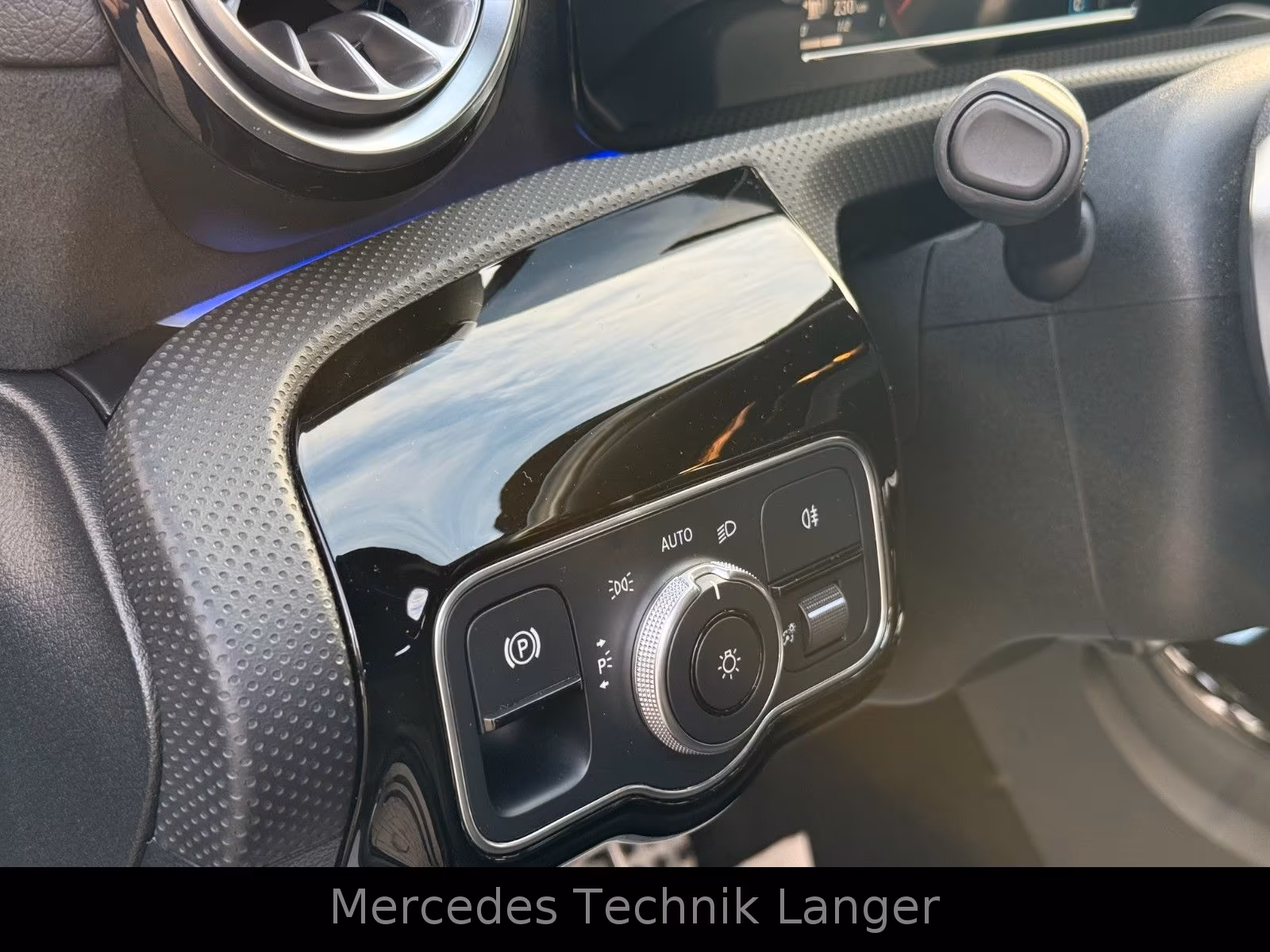 Mercedes-Benz CLA 200 AMG Line