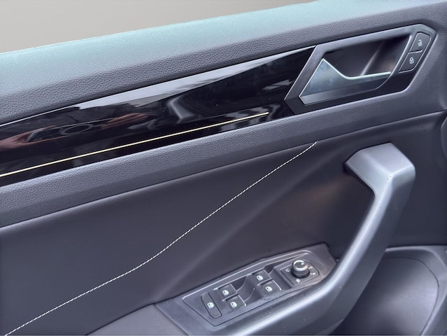 Volkswagen T-Roc 1.5 TSI DSG R-Line