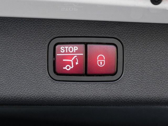 Mercedes-Benz EQE 300 Sedan