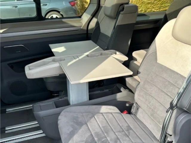 Volkswagen Multivan 2.0 TDI DSG Style T7