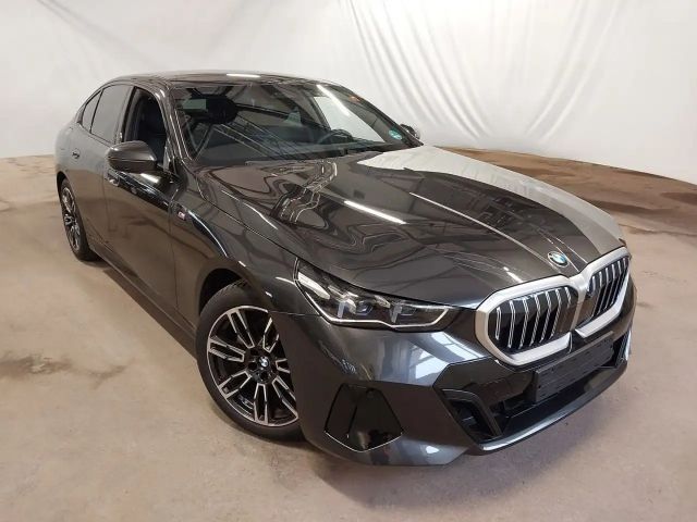 BMW 520 520i M-Sport Sedan