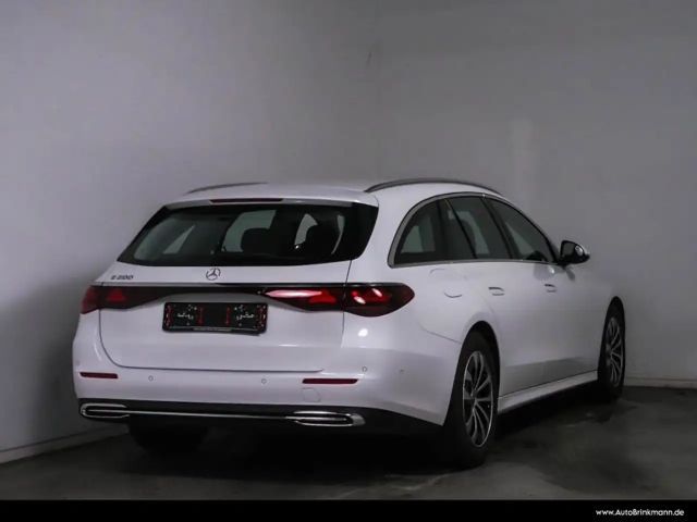 Mercedes-Benz E 200 AVANTGARDE