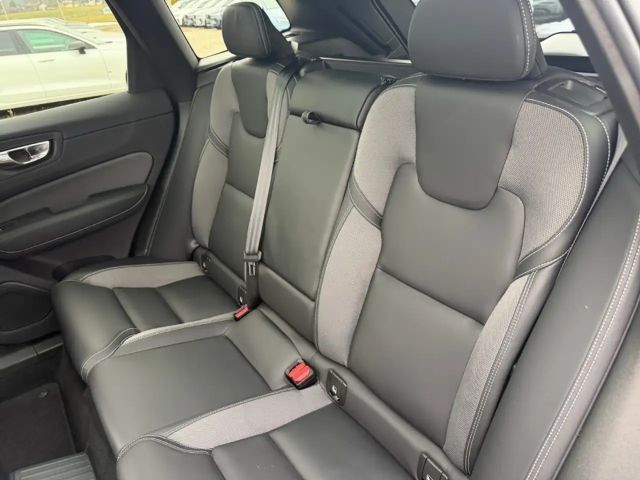 Volvo XC60 AWD R-Design Recharge