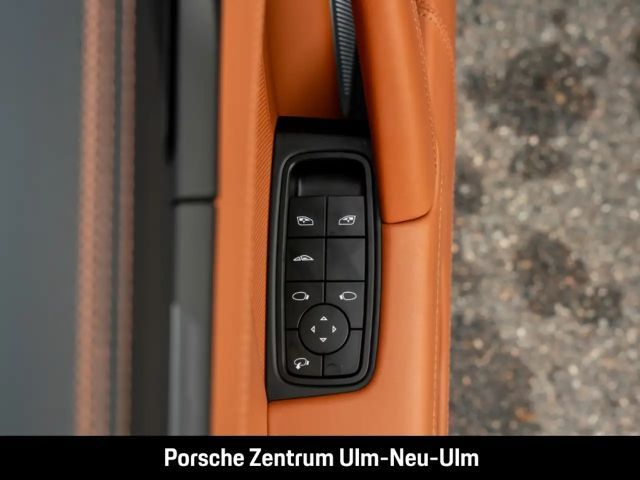 Porsche 992 4 Cabrio Carrera GTS