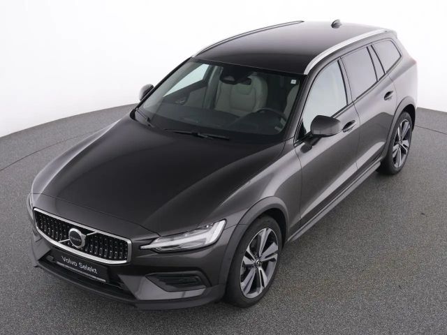 Volvo V60 Cross Country AWD Plus