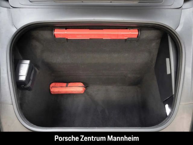 Porsche 992 Carrera Coupé GTS