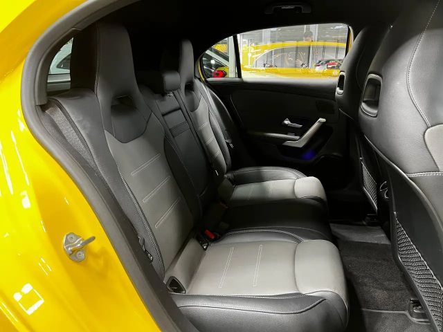 Mercedes-Benz A 250 A 250 e AMG Line