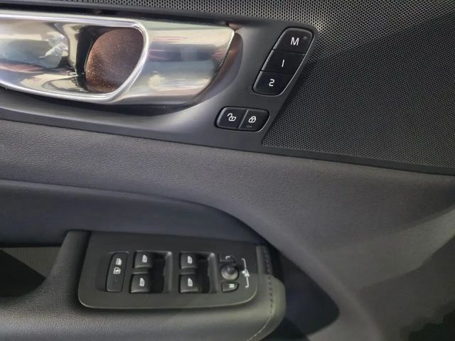 Volvo XC60 AWD Dark Plus Recharge T6