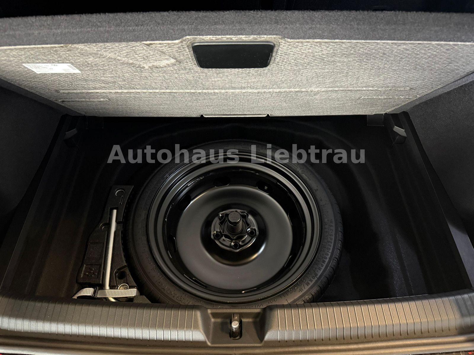 Volkswagen Golf 1.5 TSI Golf VIII Life