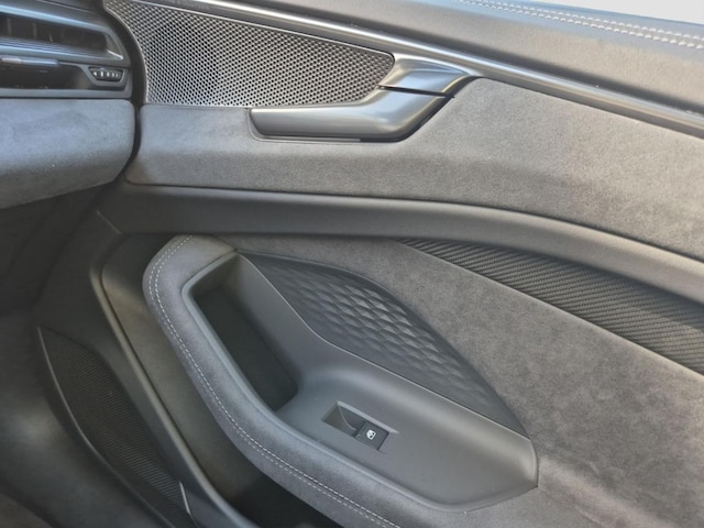 Audi A6 e-tron Avant Quattro