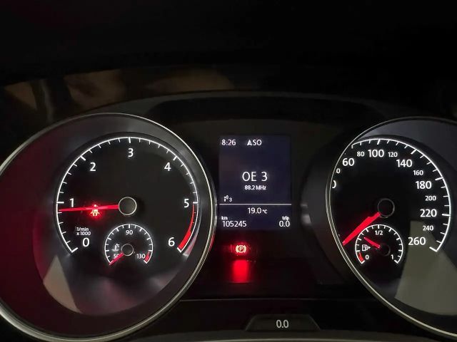 Volkswagen Touran 2,0 TDI *NAVI*ACC*AHK*PANO*PDC vo/hi*Elektr. He...