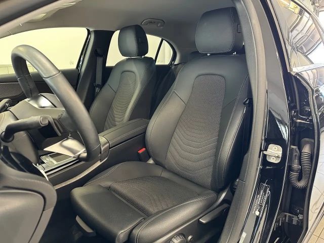 Mercedes-Benz A 200 A 200 d