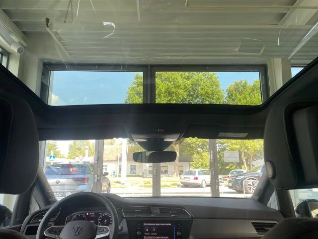 Volkswagen Touran DSG R-Line