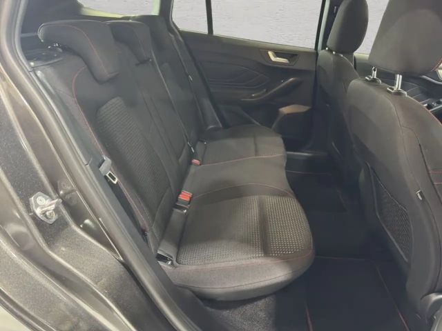 Ford Focus EcoBoost ST Line Wagon