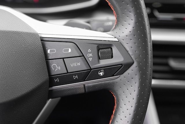 Seat Leon 1.5 eTSI DSG FR-lijn Sportstourer