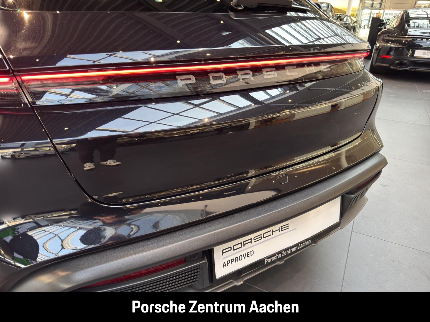 Porsche Taycan 4S Cross Turismo