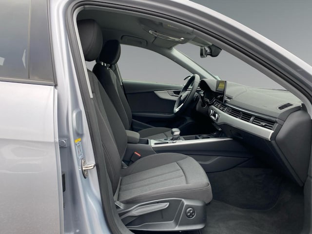 Audi A4 30 TDI Avant S-Tronic