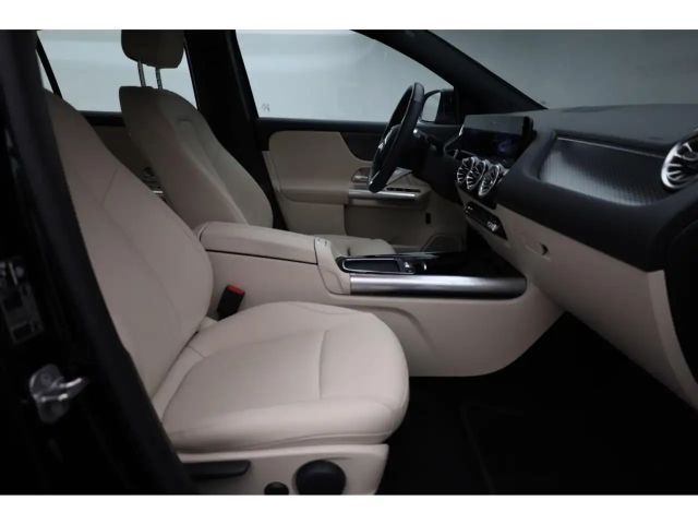 Mercedes-Benz EQA 300 4MATIC Progressive